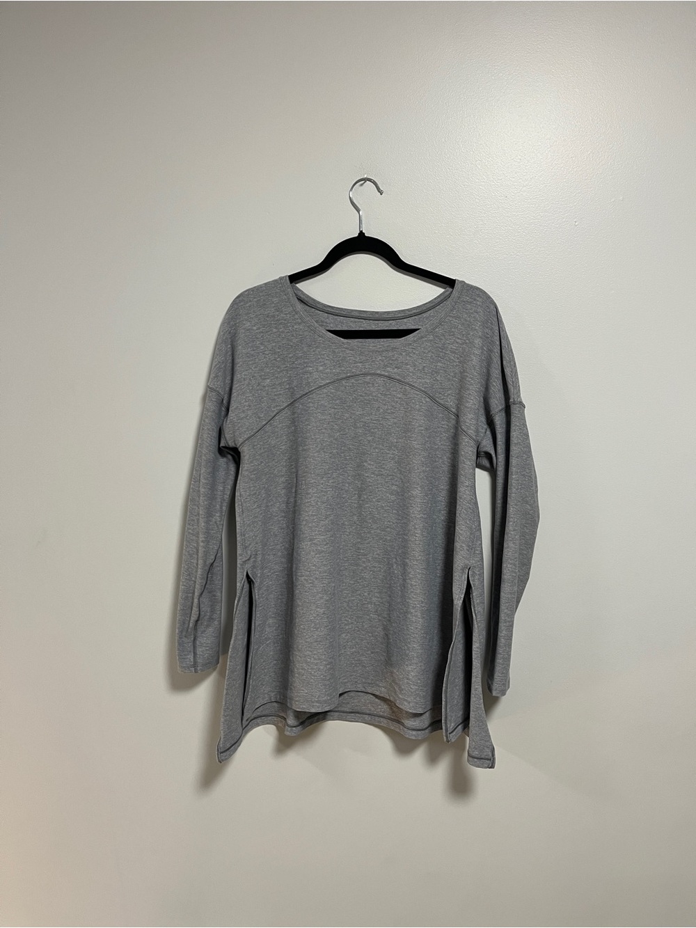 Lululemon Hit Unwind Long Sleeve
Heathered Magnet Grey 12